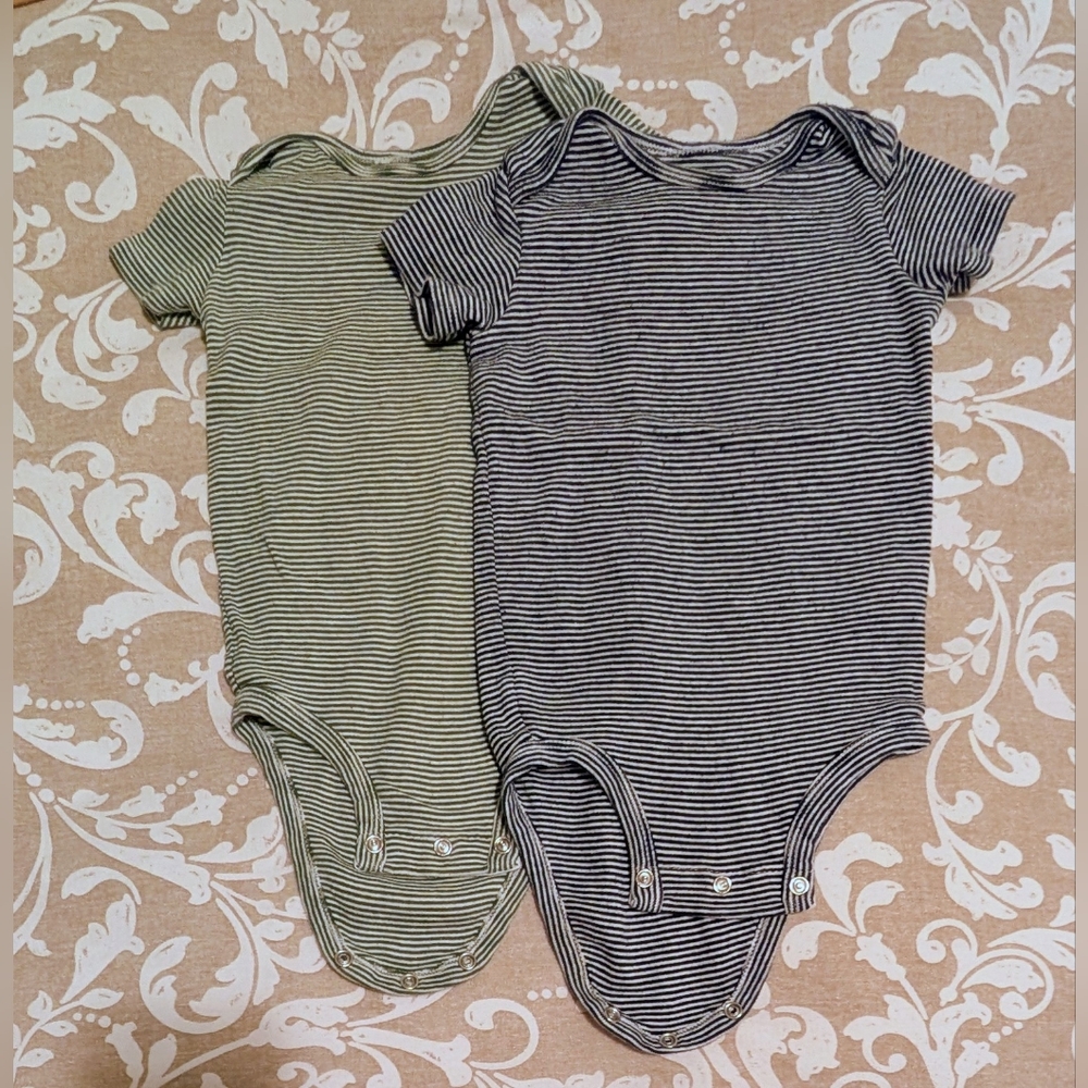 ✨5/$15✨Carter's Striped Bodysuit Duo - Black and Olive